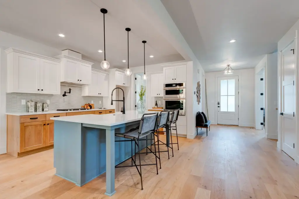 Portland Flooring, Installation, Kitchen Remodel, Countertops, Hardwood Flooring, Tile Backsplash