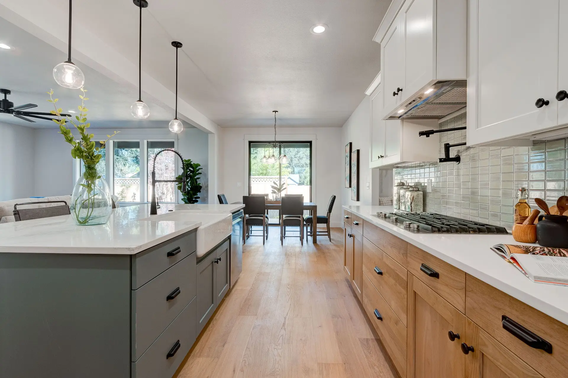 Portland Flooring, Installation, Kitchen Remodel, Countertops, Hardwood Flooring, Tile Backsplash