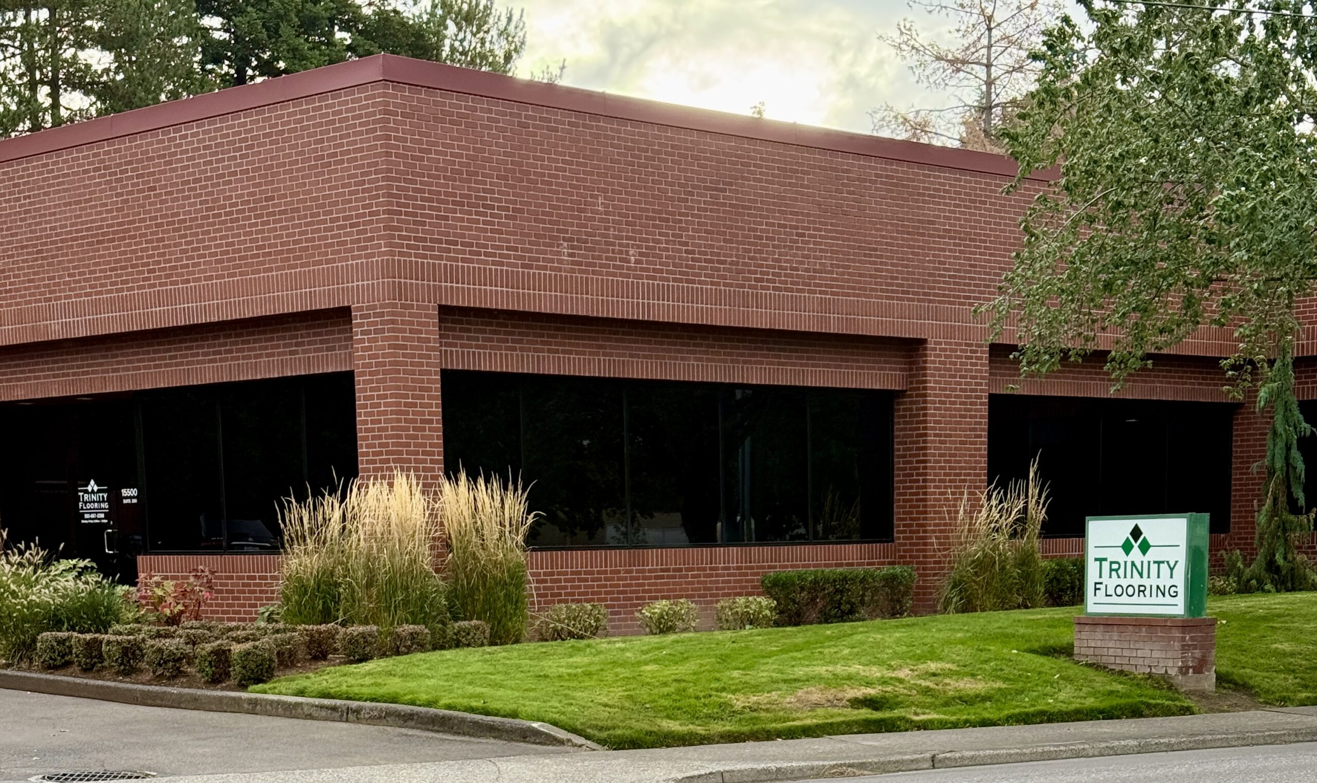 Portland Oregon Flooring Store & Showroom - Hardwood, Carpet, Tile, Countertops, LVT, Installation